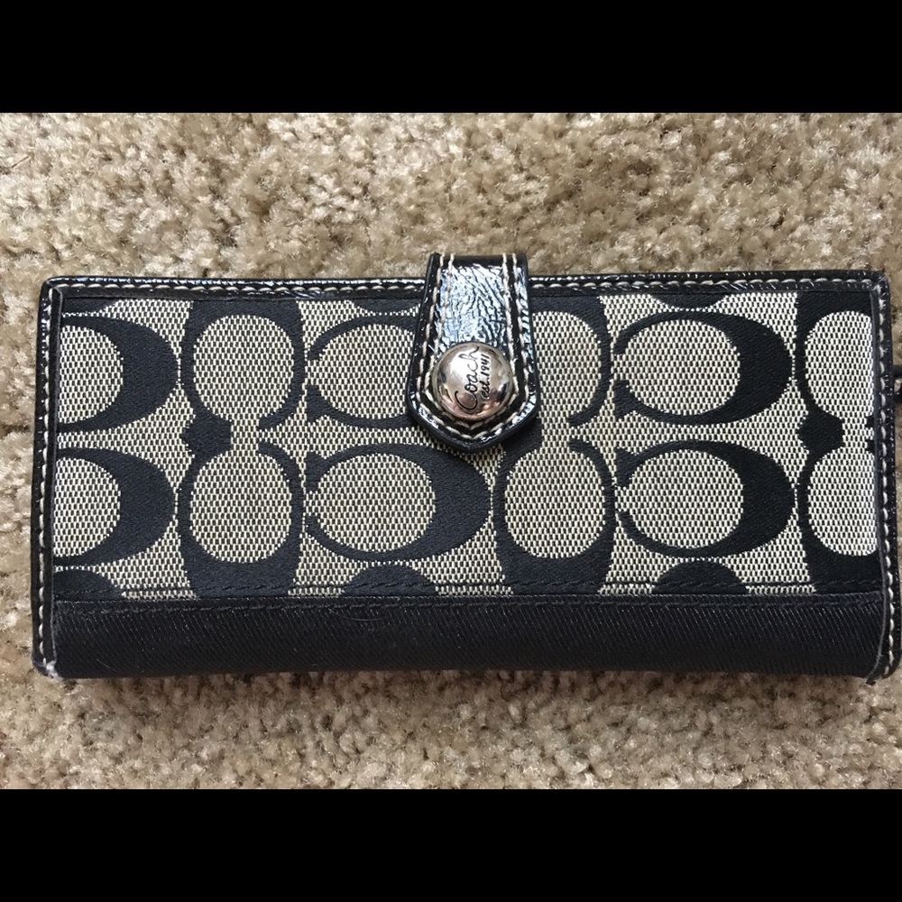 GUC Coach wallet